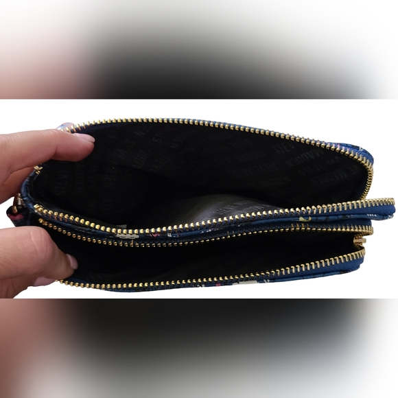 NWT STEVE MADDEN | BLUE/MINT| FLORAL PRINT |  BTRELL WRISTLET - Picture 7 of 16